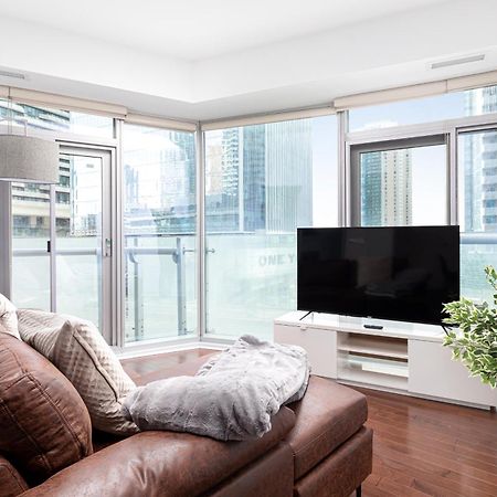 Downtown Toronto 2 Bedrooms Condo Exterior photo