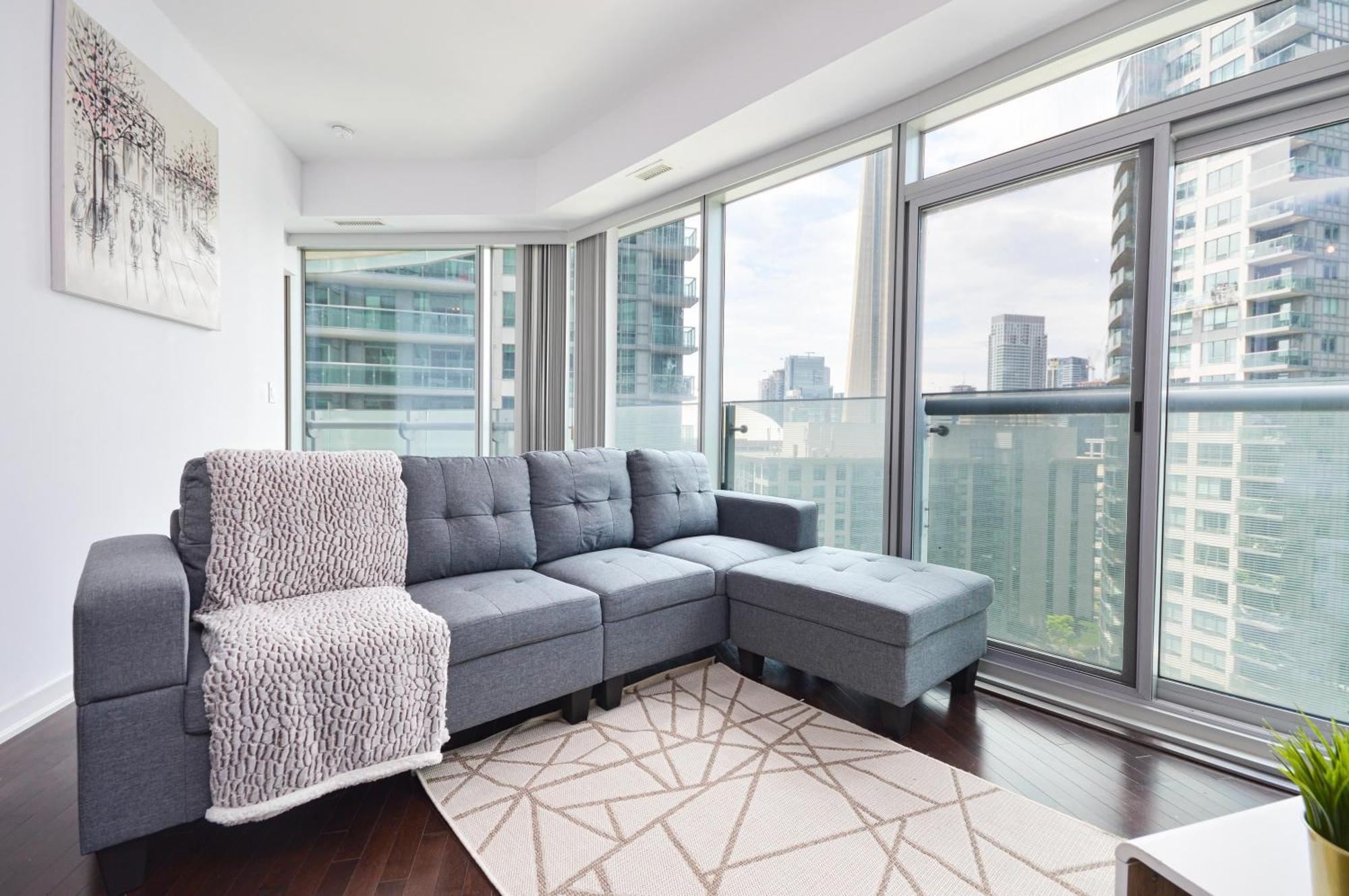 Downtown Toronto 2 Bedrooms Condo Exterior photo